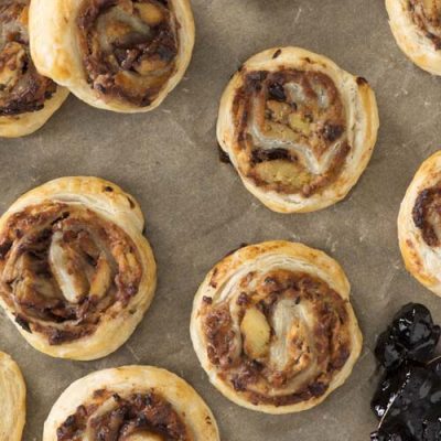 Chicken, Blackcurrant And Goat Cheese Rolls